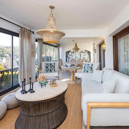 Mansion In Riviera Bodrum